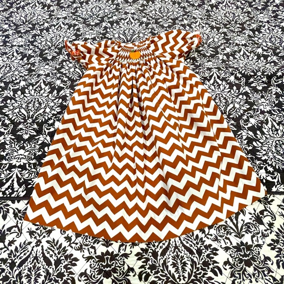 Smocked Giraffe Dress Size 2 - Picture 3 of 7